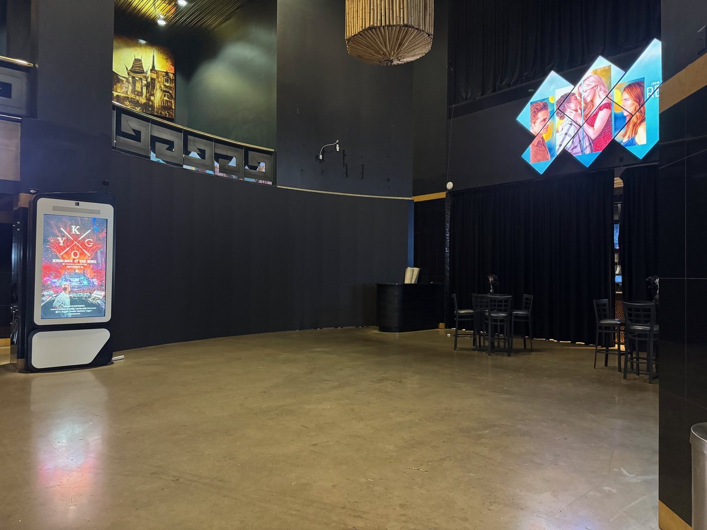 Interior lobby screen network